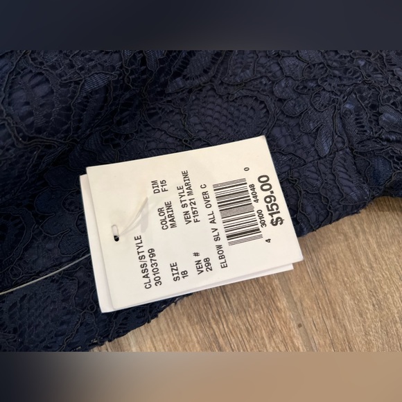 NWT Davids bridal lace elbow sleeve dress in marine. Size 18 - Picture 3 of 3